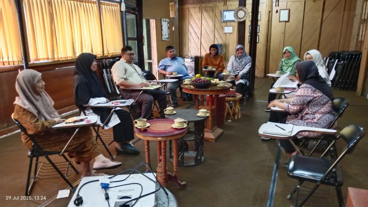Apikri Receives Study Visit from UGM Faculty of Forestry