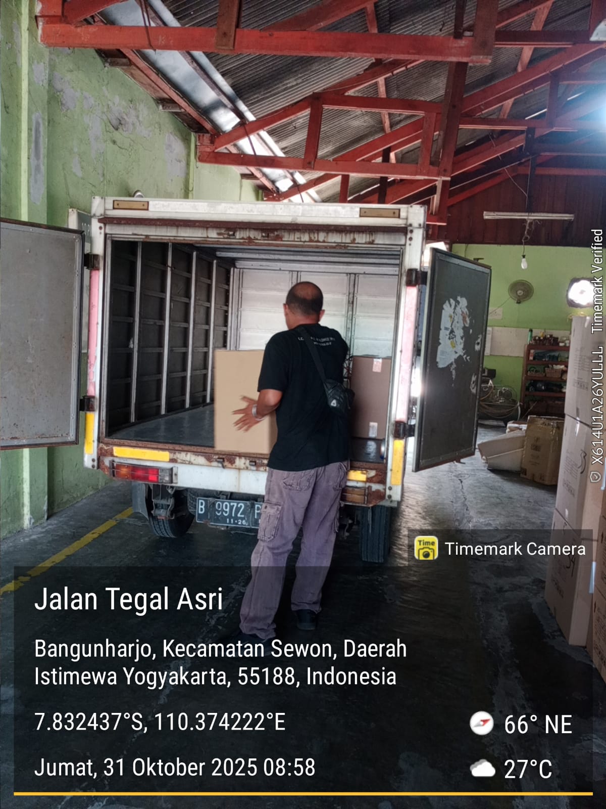 apikri-ships-37-boxes-of-handicrafts-to-us-buyer