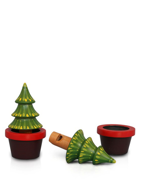 whistle-chrismast-tree-in-a-pot