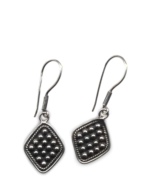 handmade-silver-earrings-menir