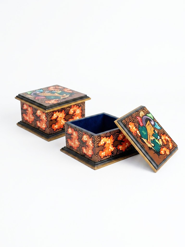 square-jewelry-box