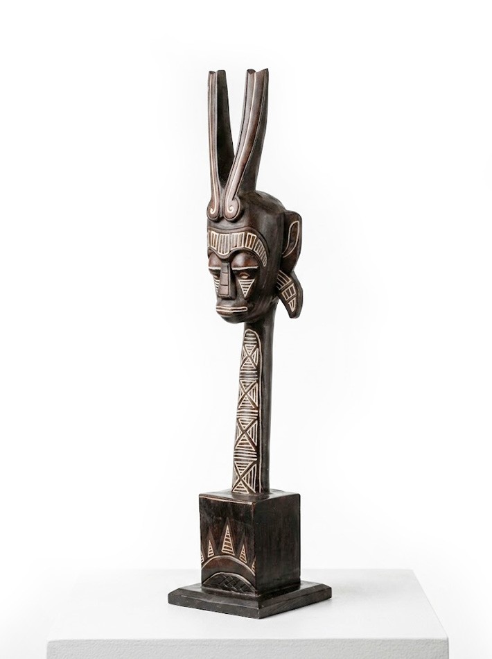 wooden-ethnic-statue