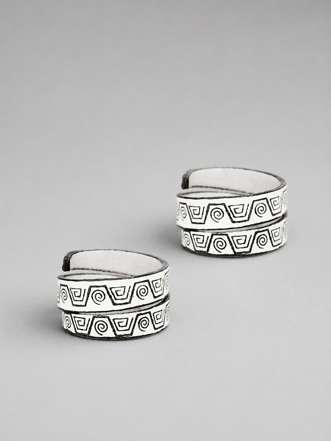 leather-ring-spiral