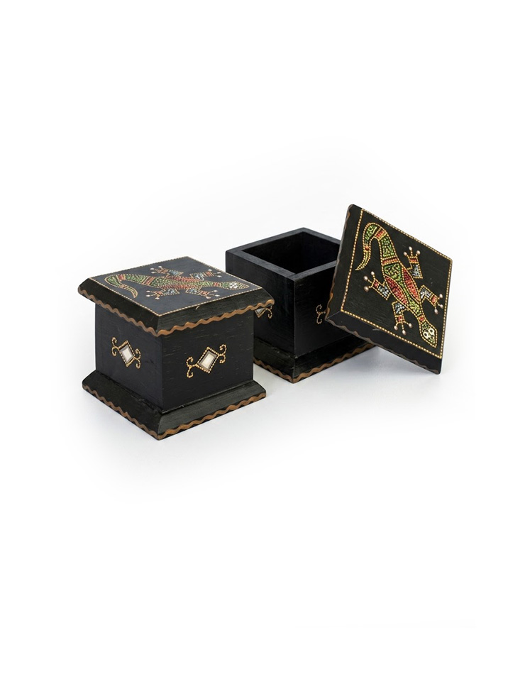 ethnic-wooden-box-jewelry-1