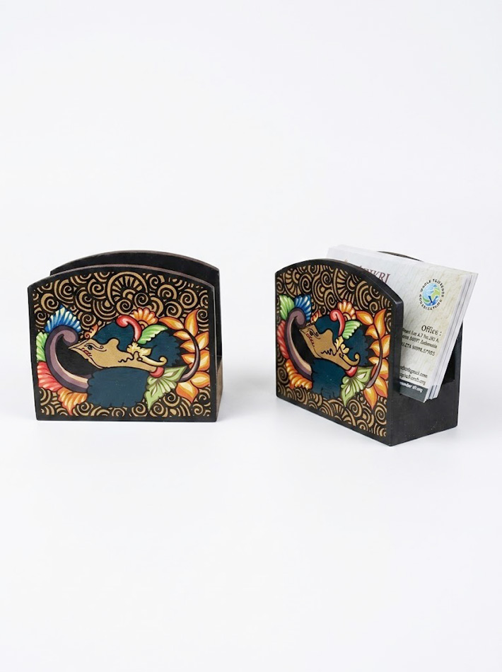 wooden-name-card-holder-curve-puppet