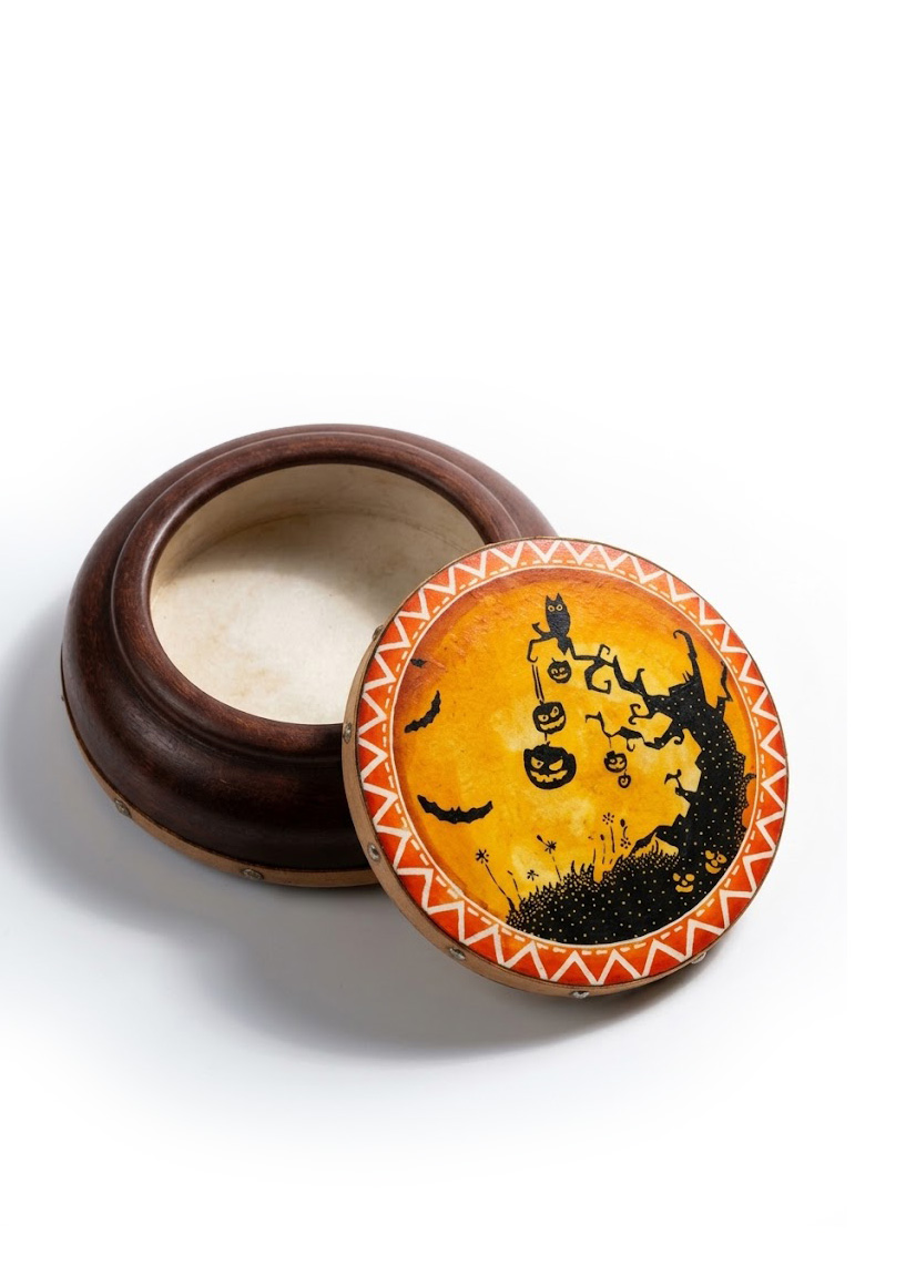 hand-drum-batik-halloween