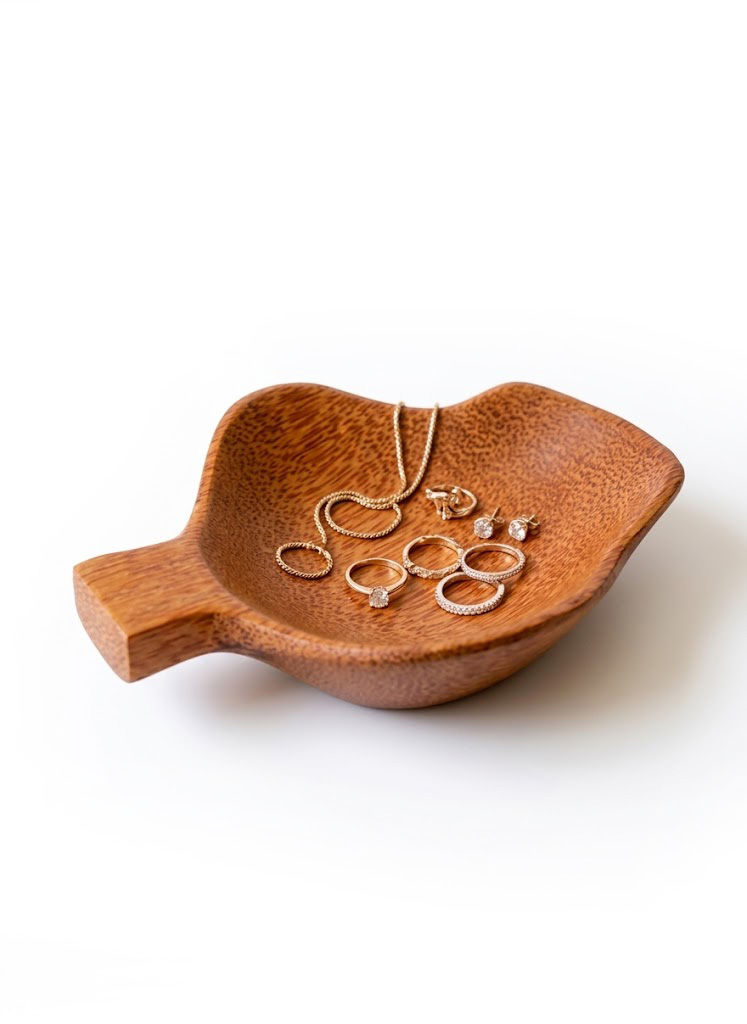 bathroom-jewelry-tray-coconut-wood-leaf