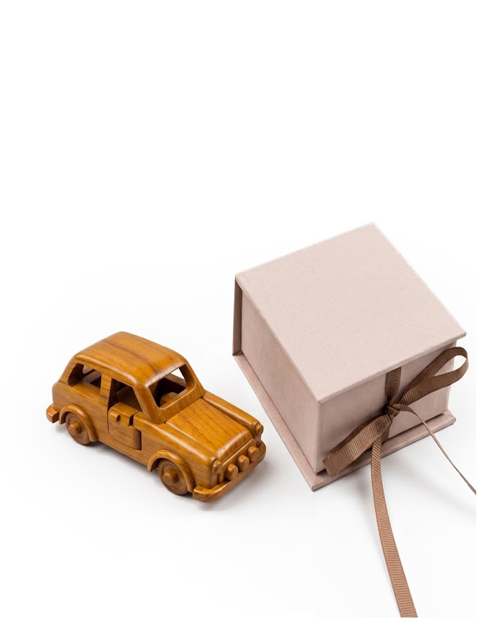 merchandise-classic-car-fiat-miniature